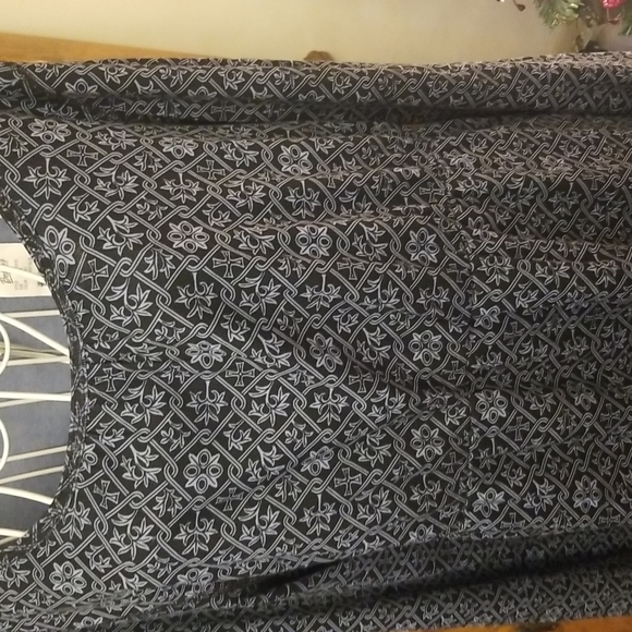 $5 ITEM. Blue and black pullover top NWT. MUST BUNDLE WITH OTHER ITEMS - Picture 4 of 8